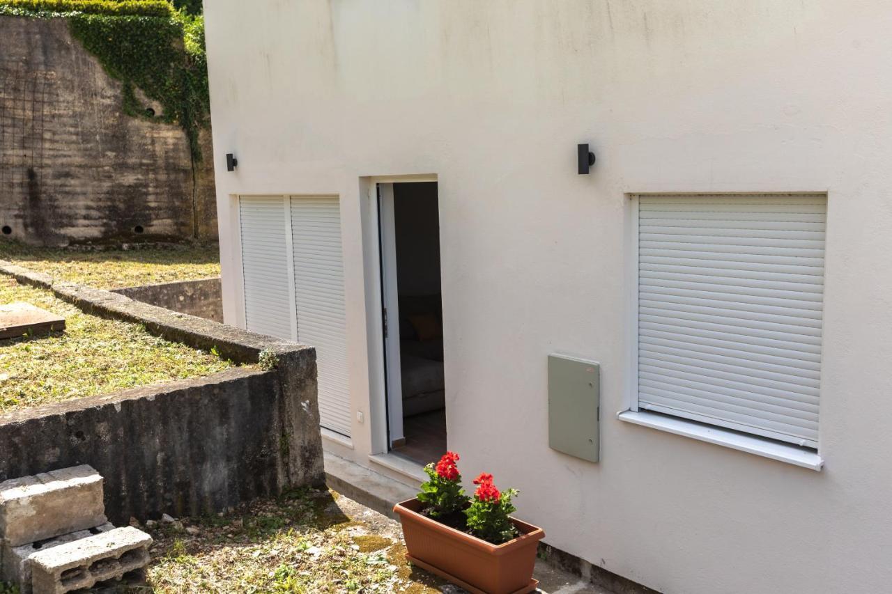 Waterfront Apartment Petrovina Kotor Exterior foto