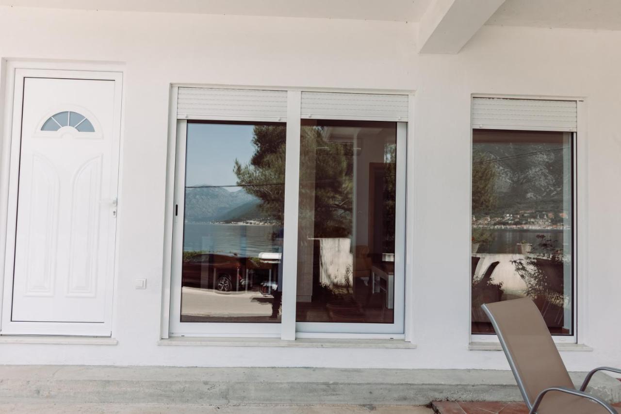 Waterfront Apartment Petrovina Kotor Exterior foto