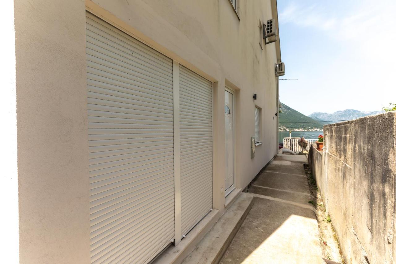 Waterfront Apartment Petrovina Kotor Exterior foto