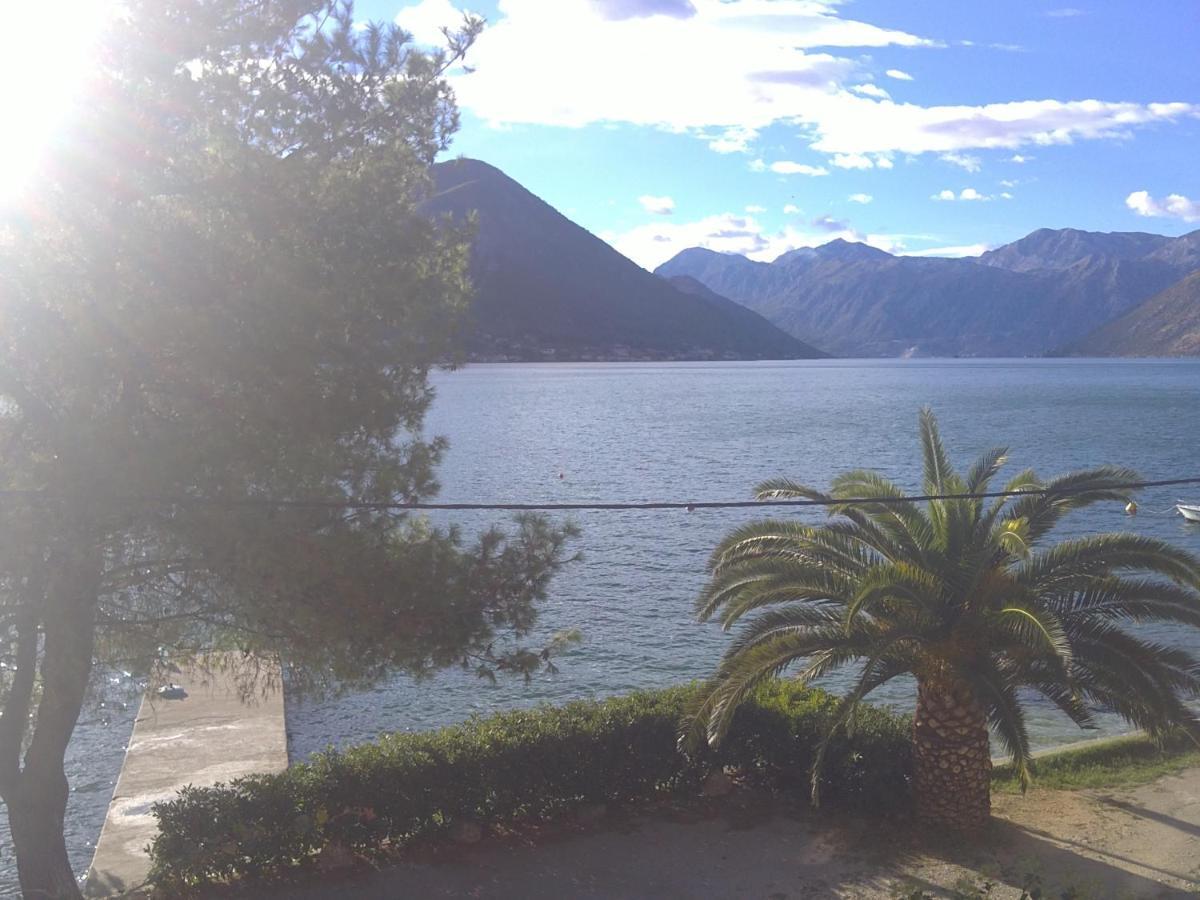 Waterfront Apartment Petrovina Kotor Exterior foto