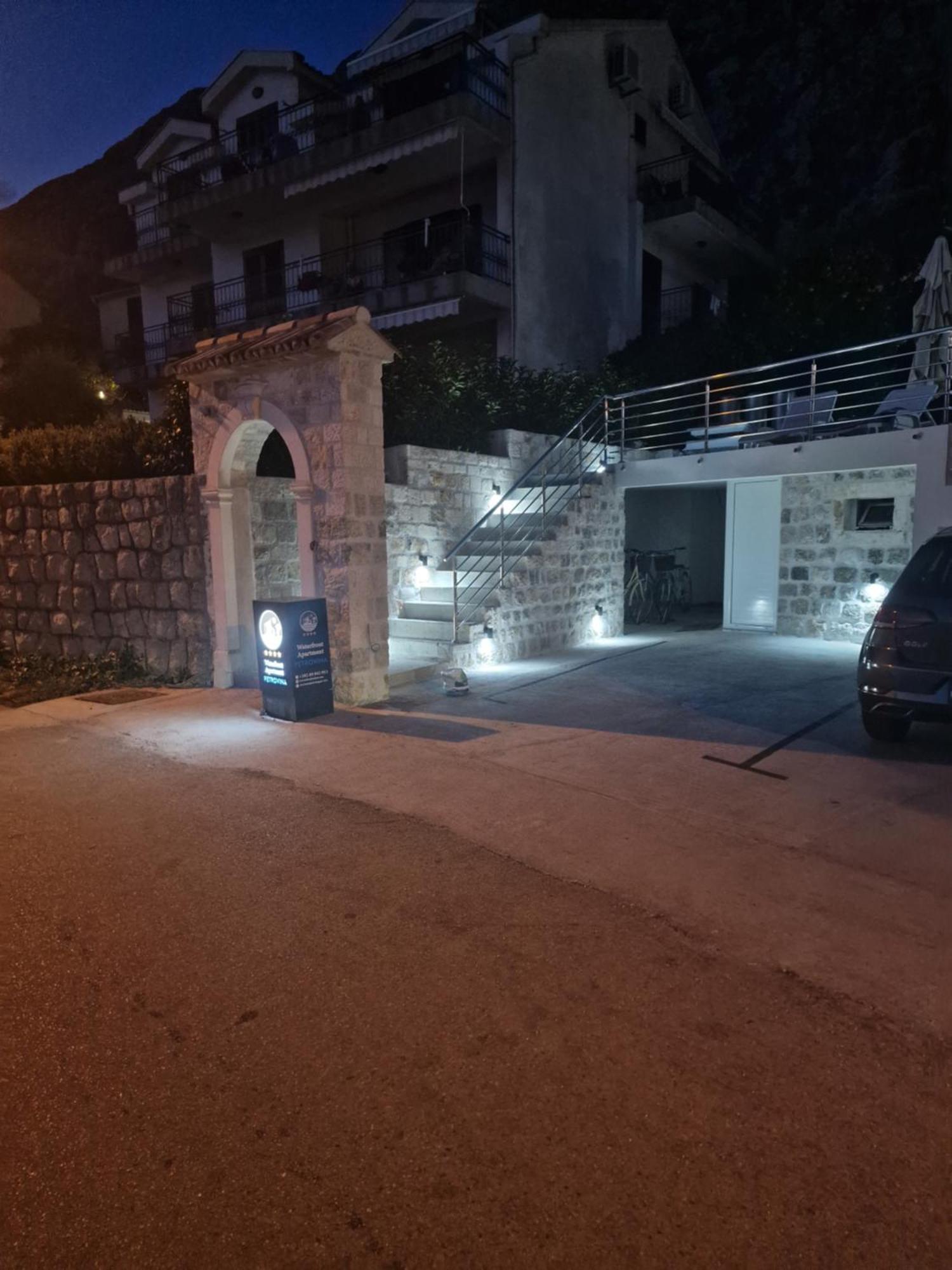 Waterfront Apartment Petrovina Kotor Exterior foto