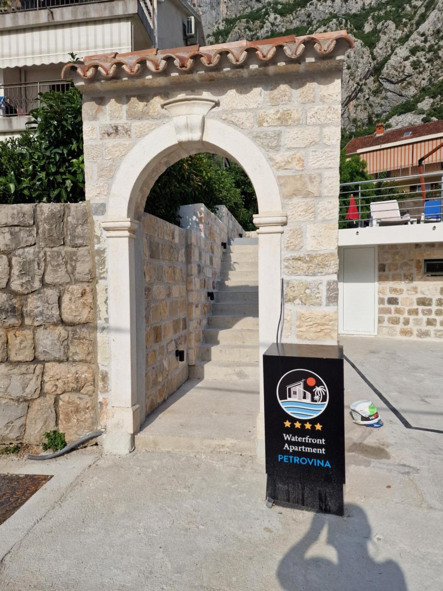Waterfront Apartment Petrovina Kotor Exterior foto