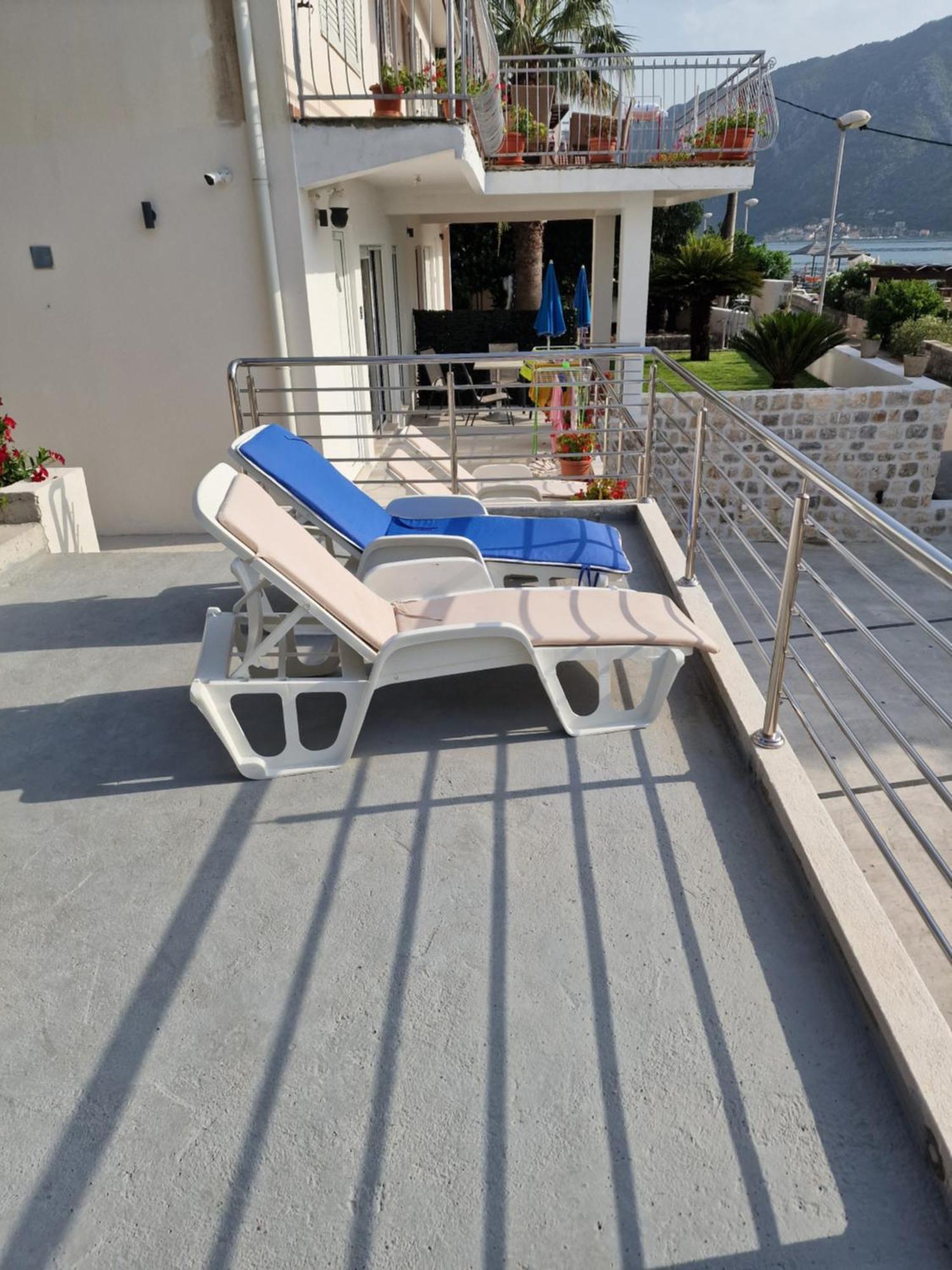 Waterfront Apartment Petrovina Kotor Exterior foto